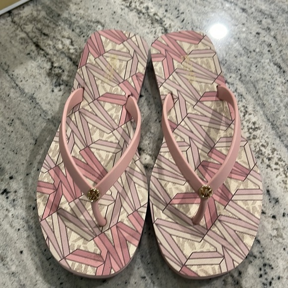 Michael Kors Jinx Flip Flops - Picture 2 of 4